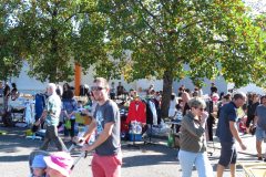 Il fait beau et tout(e) le quartier prennent plaisir