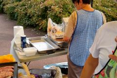 Frites et saucisses - la nourriture pour les bosseurs